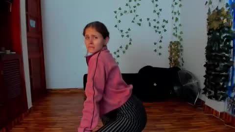 Snapshot of sophiamiller6 chatting on March 12, 12:33 pm sophiamiller6 online show from March 12, 12:33 pm