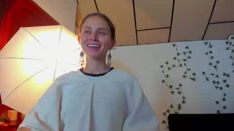 Snapshot of sophiamiller6 chatting on March 22, 2:53 pm sophiamiller6 online show from March 22, 2:53 pm