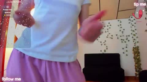 sophiamiller6 online show from April 24, 1:02 pm