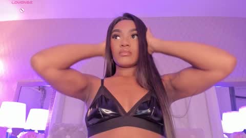 Snapshot of sophiasmiths_ chatting on October 29, 10:00 pm SophiaSmiths online show from October 29, 10:00 pm