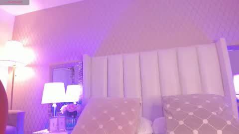 Snapshot of sophiasmiths_ chatting on November 3, 7:48 pm SophiaSmiths online show from November 3, 7:48 pm