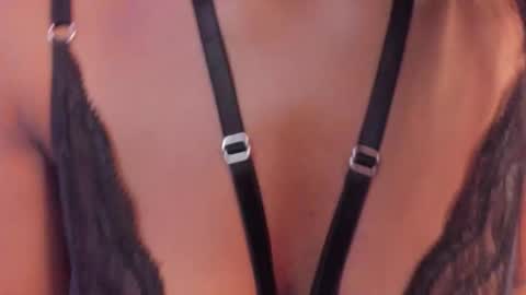 SophiaSmiths online show from January 18, 4:22 pm