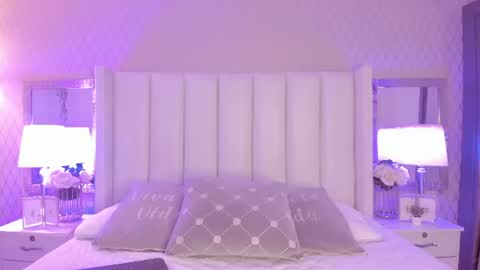 Snapshot of sophiasmiths_ chatting on June 12, 12:53 am SophiaSmiths online show from June 12, 12:53 am