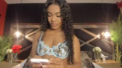 Snapshot of sophiasmiths_ chatting on June 23, 3:43 pm SophiaSmiths online show from June 23, 3:43 pm