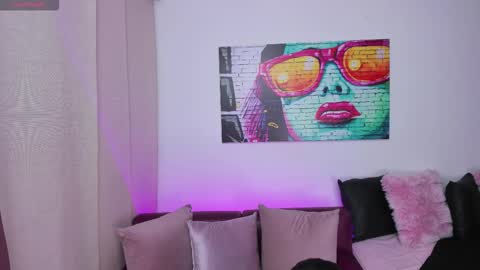   online show from October 22, 8:08 pm