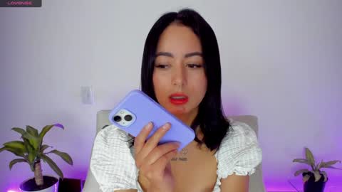 Snapshot of sophie_001 chatting on December 2, 11:29 pm  Sophie  online show from December 2, 11:29 pm