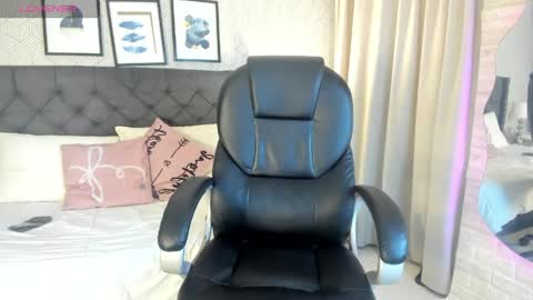 sophie__blare online show from May 14, 7:20 pm