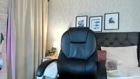 sophie__blare online show from June 1, 7:04 pm
