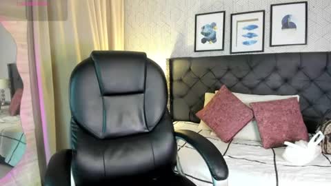 sophie__blare online show from June 17, 7:15 pm