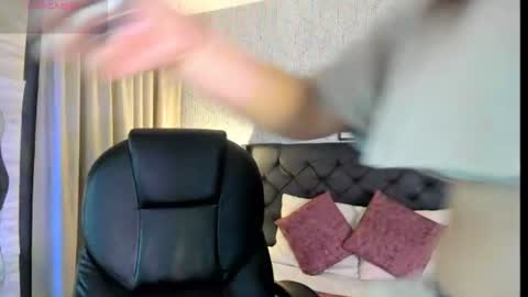 sophie__blare online show from June 23, 7:01 pm