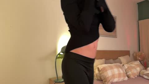 Snapshot of sophie_amalia chatting on February 5, 11:09 pm sophie_amalia online show from February 5, 11:09 pm