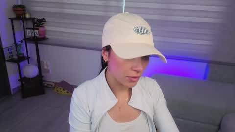 Sophie  online show from February 13, 7:43 pm