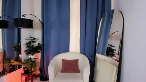 Snapshot of sophie_blossom_ chatting on May 12, 1:52 pm Sophia online show from May 12, 1:52 pm