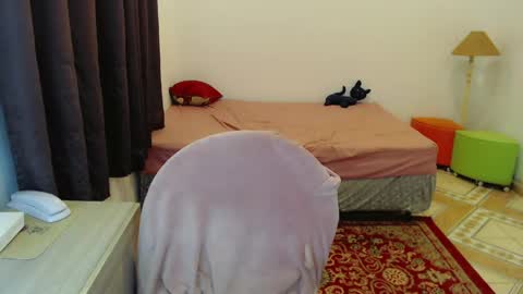 Snapshot of sophie_fantasy_hot chatting on May 12, 5:32 pm Sophie Fantasys online show from May 12, 5:32 pm