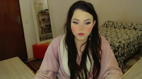 Snapshot of sophie_fantasy_hot chatting on June 15, 3:25 pm Sophie Fantasys online show from June 15, 3:25 pm