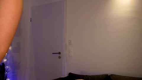 Snapshot of sophie_fleur chatting on September 17, 11:45 am Sophie online show from September 17, 11:45 am