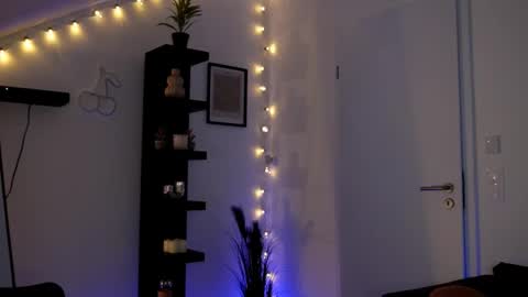 Snapshot of sophie_fleur chatting on October 15, 1:22 pm Sophie online show from October 15, 1:22 pm