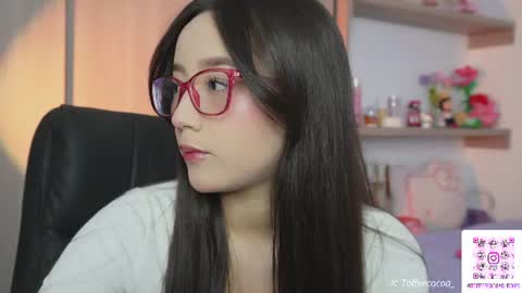 Snapshot of sophie_lii chatting on June 8, 10:10 pm Sophie or Sof online show from June 8, 10:10 pm