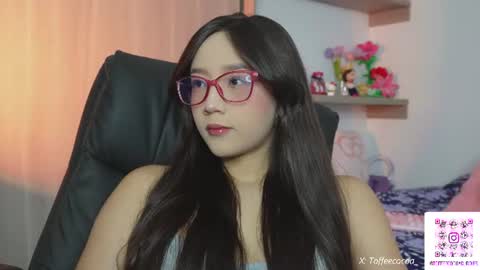Snapshot of sophie_lii chatting on June 10, 9:46 pm Sophie or Sof online show from June 10, 9:46 pm