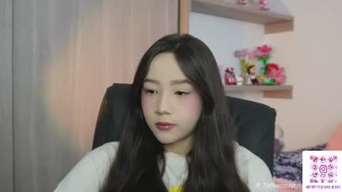 Snapshot of sophie_lii chatting on June 13, 9:24 pm Sophie or Sof online show from June 13, 9:24 pm