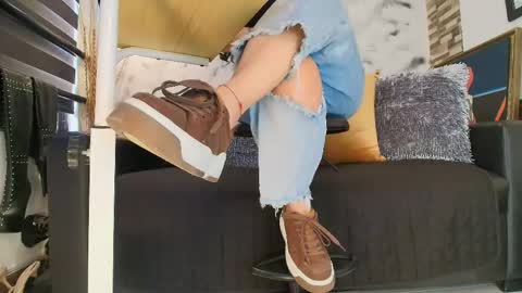 Snapshot of sophie_littles chatting on June 8, 1:44 pm Sophie online show from June 8, 1:44 pm