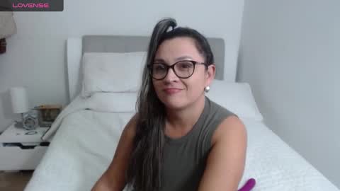 Snapshot of sophie_lopez1 chatting on January 16, 3:23 am Sofa online show from January 16, 3:23 am