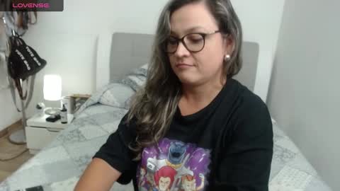 Snapshot of sophie_lopez1 chatting on February 5, 2:08 am Sofa online show from February 5, 2:08 am