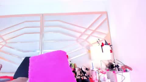 sophie_newton online show from April 22, 12:07 pm