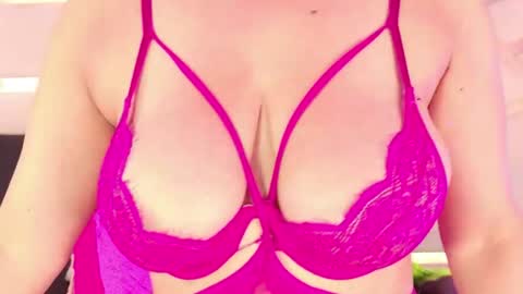 sophie_newton online show from April 29, 5:30 pm