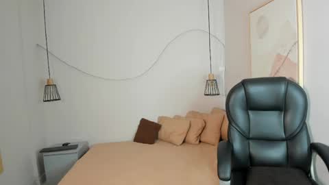 Snapshot of sophie_nolie chatting on May 7, 12:43 pm Sophi online show from May 7, 12:43 pm