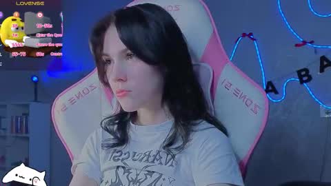 sophie_nomenal_ online show from January 9, 2:31 pm