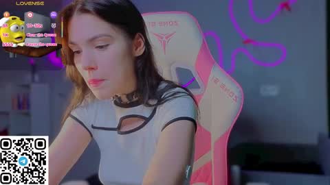 sophie_nomenal_ online show from February 24, 6:28 pm