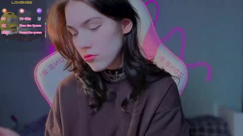 Snapshot of sophie_nomenal_ chatting on May 6, 5:40 pm sophie_nomenal_ online show from May 6, 5:40 pm