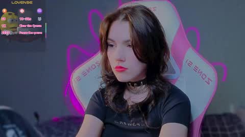 Snapshot of sophie_nomenal_ chatting on May 10, 11:43 pm sophie_nomenal_ online show from May 10, 11:43 pm