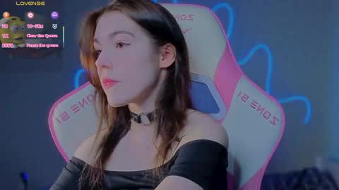 Snapshot of sophie_nomenal_ chatting on June 3, 4:12 pm sophie_nomenal_ online show from June 3, 4:12 pm