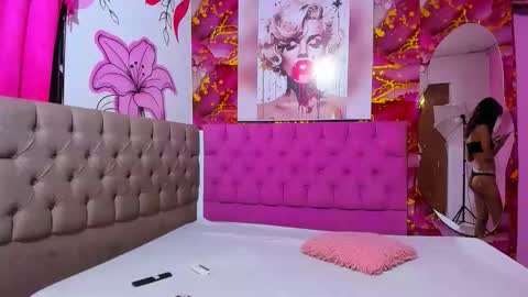 Sophie Queem online show from March 17, 11:52 pm