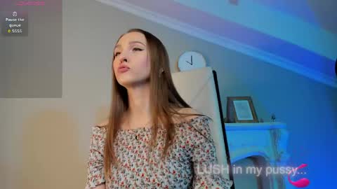 Snapshot of sophie_rocks chatting on May 2, 9:25 am Sophie online show from May 2, 9:25 am