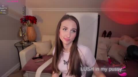 Snapshot of sophie_rocks chatting on June 13, 10:35 am Sophie online show from June 13, 10:35 am