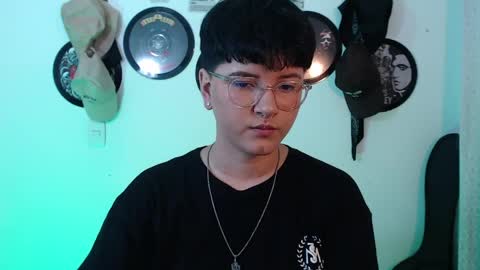 Snapshot of sophie_ross1 chatting on April 7, 12:55 am sophie_ross1 online show from April 7, 12:55 am