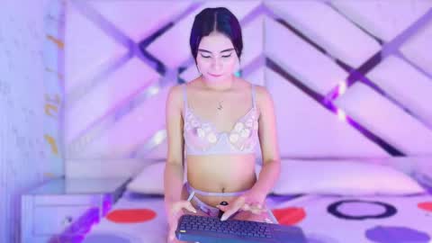 Sophie  online show from May 4, 3:02 am