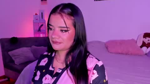 Snapshot of sophie_t_ chatting on June 16, 2:58 am Sofia online show from June 16, 2:58 am