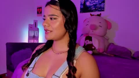 Snapshot of sophie_t_ chatting on June 21, 2:25 am Sofia online show from June 21, 2:25 am