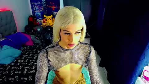 sophie_vall online show from November 8, 7:01 pm