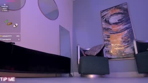 Snapshot of sophiebarnett_ chatting on May 15, 11:45 pm Sophie online show from May 15, 11:45 pm