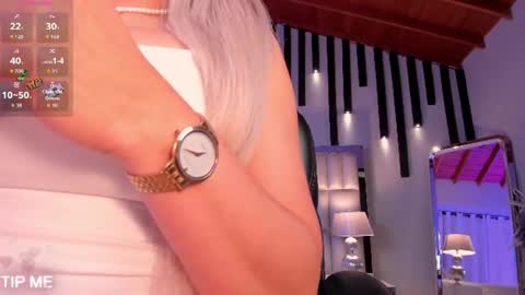 Snapshot of sophiebarnett_ chatting on June 15, 11:40 pm Sophie online show from June 15, 11:40 pm