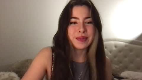 Snapshot of sophiebellexo chatting on November 18, 2:06 am Sophie Belle online show from November 18, 2:06 am