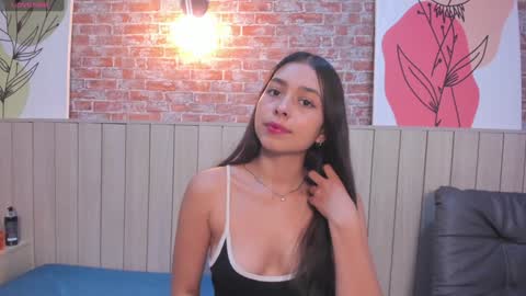 Snapshot of sophiebenson_ chatting on December 2, 12:18 pm Sophie online show from December 2, 12:18 pm