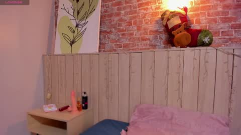 Snapshot of sophiebenson_ chatting on December 26, 3:31 pm Sophie online show from December 26, 3:31 pm