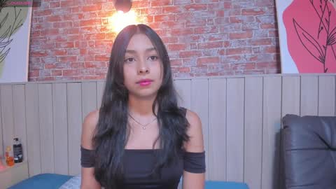 Snapshot of sophiebenson_ chatting on January 9, 12:30 pm Sophie online show from January 9, 12:30 pm