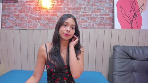 Snapshot of sophiebenson_ chatting on January 11, 12:07 pm Sophie online show from January 11, 12:07 pm